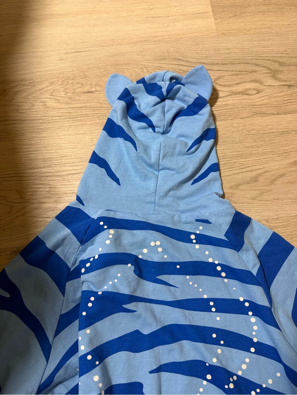 RARE AVATAR Fire & Ash Movie REVERSIBLE Promo Na’vi Hoodie Ears Disney Sz Small - Picture 9 of 9